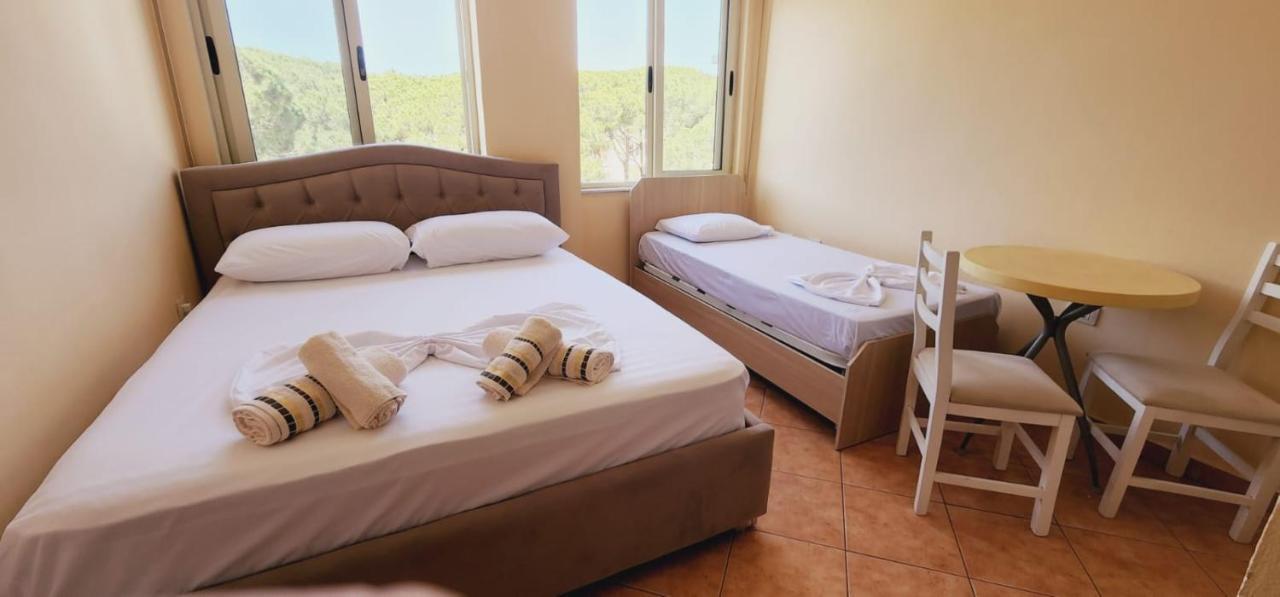 16 * Golem (Tirana)